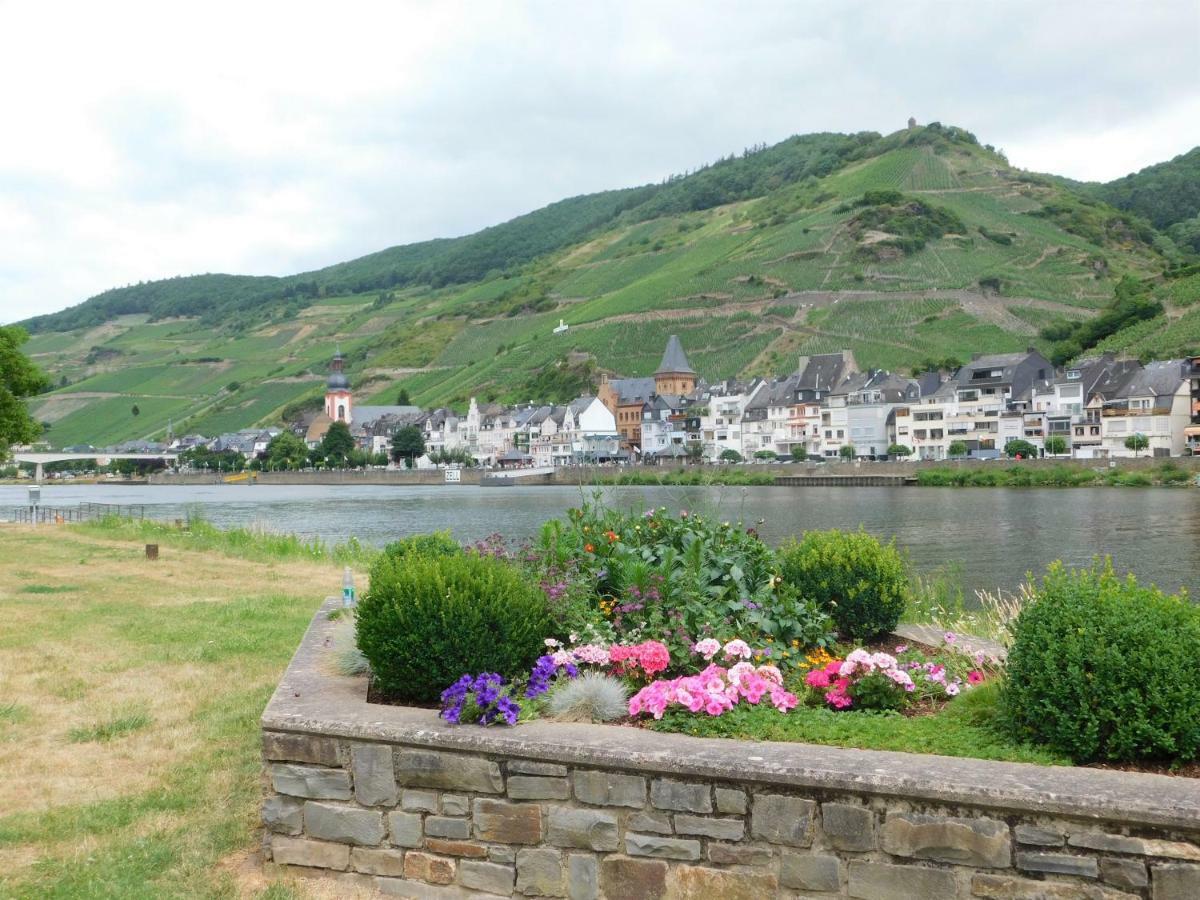 Die Ferienwohnung Lindenhof Zell an der Mosel Exterior foto